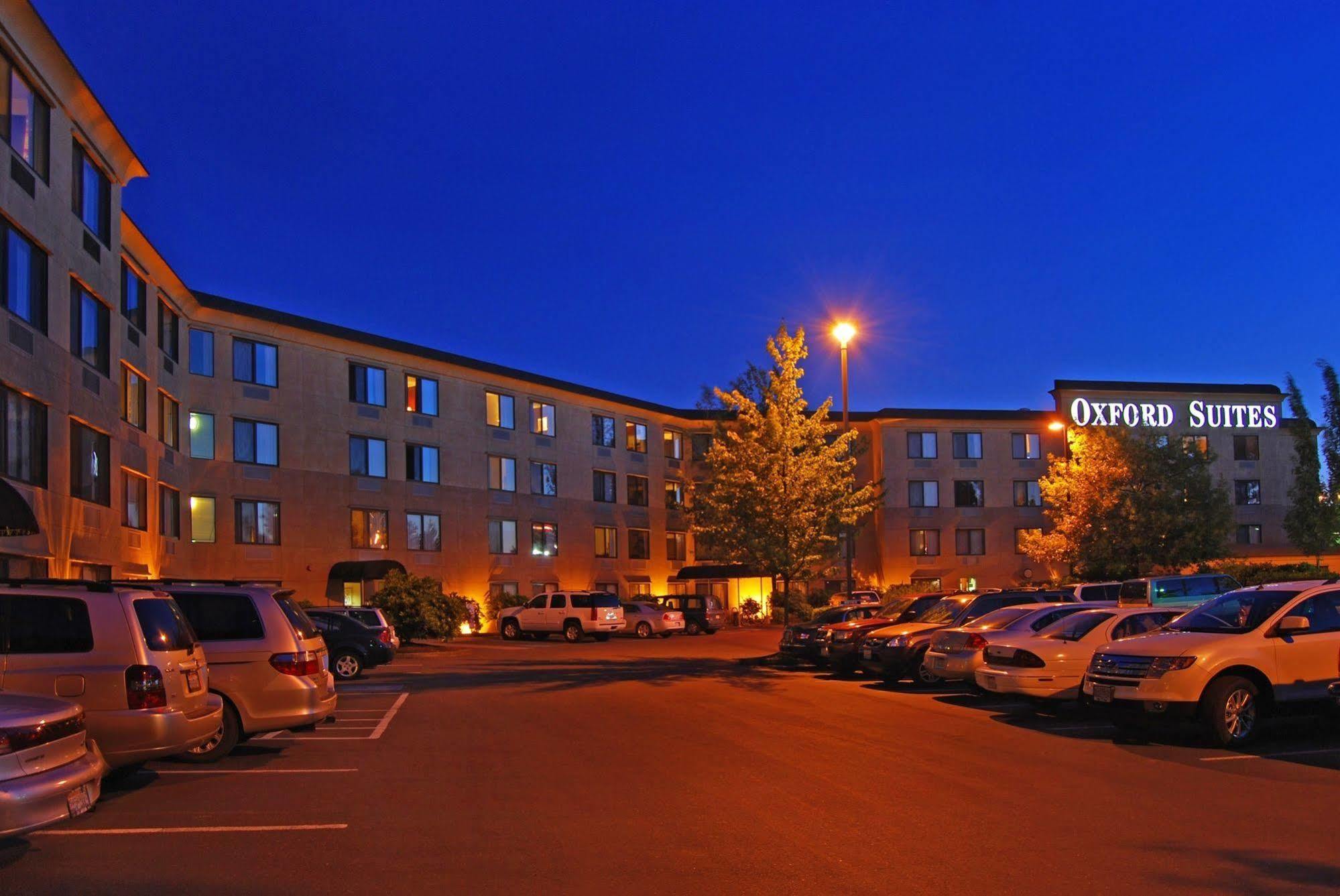 Oxford Suites Portland - Jantzen Beach מראה חיצוני תמונה